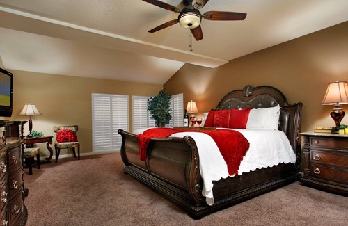 La Tierra Estates Casa | Mountain Views & Heated Pool/Spa & Amenities Galore!
