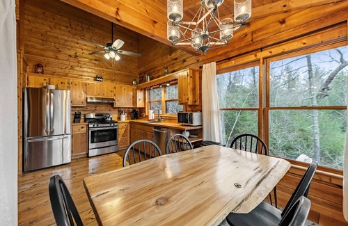 Hidden Lake Cabina | Mountain Views | Hot Tub | Pet Friendly