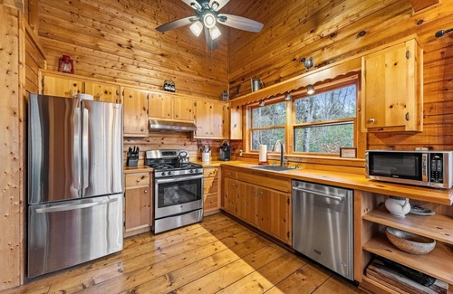 Hidden Lake Cabina | Mountain Views | Hot Tub | Pet Friendly