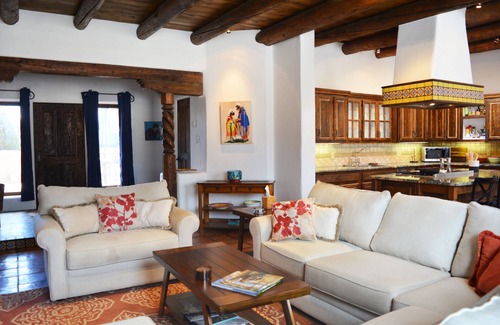 Arroyo Seco Casa | Mountain Views Hot Tub Access to Tennis Court and Indoor Pool