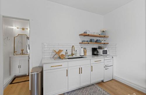 Northeast Colorado Springs Apartamento | Mountain Views, Rainfall Shower, Studio Apartment