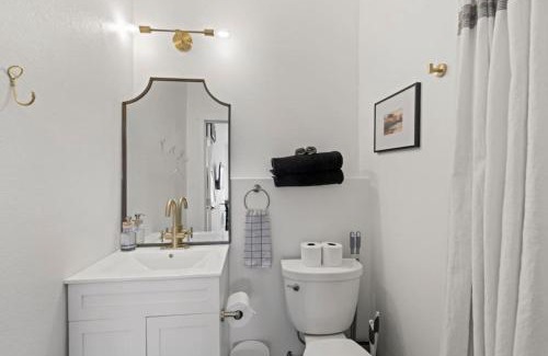 Northeast Colorado Springs Apartamento | Mountain Views, Rainfall Shower, Studio Apartment