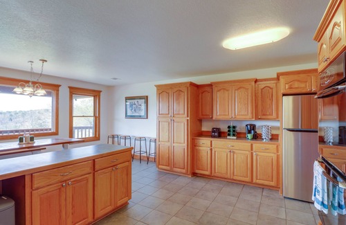 Fairfield Bay Casa | Mountain Views + Shared Pool: Ozarks Family Home