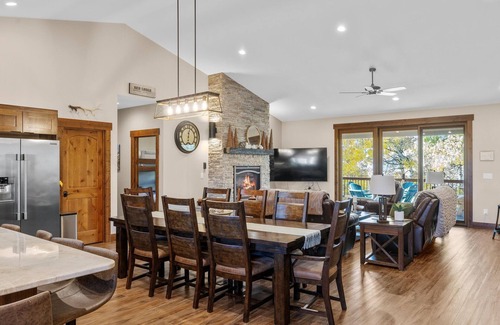 Red Lodge Casa | Mountain Views, spacious and Newly built, Dog Friendly, Wi-Fi, A/C and Garage- Willow Creek Hideaway