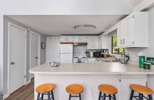 The Woods Cabina | Mountain Views w Fire Pit, Deck, Grill & Amenities