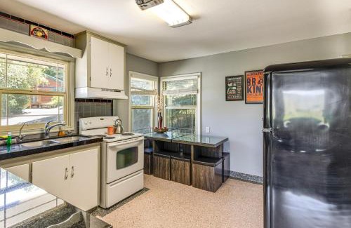 Lava Hot Springs Casa | Mountain Views Walkable Lava Hot Springs Home!