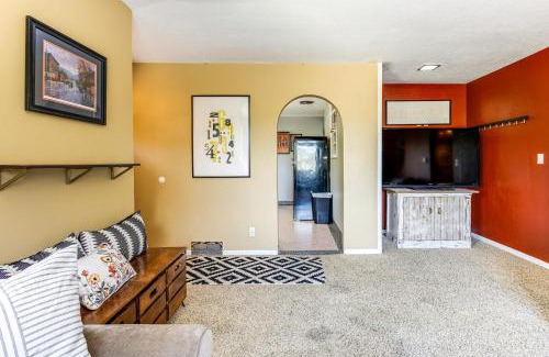 Lava Hot Springs Casa | Mountain Views Walkable Lava Hot Springs Home!