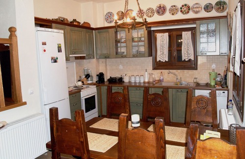 Zagora-Mouresi Villa | Villa de montaña con hermosos jardines y vistas al mar, cerca de la playa de Mylopotomos