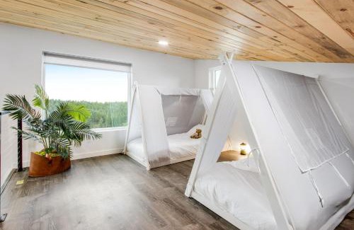 Florissant Chalet De Esquí | Mountain & Water View, Hot Tub, Loft+3BR, Dog OK, New