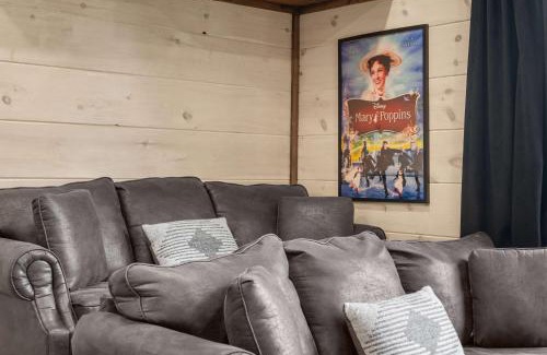 Sevierville Casa | Mountain Waters - Pool Theater & Views