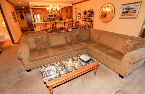 Mammoth Lakes Casa | Mountainback #17, Den