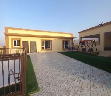 Al Hamra Chalet De Esquí | mountains view chale
