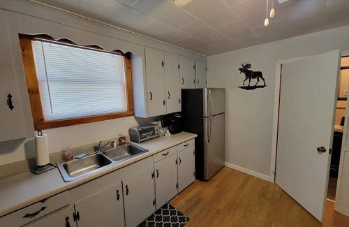 Berlin Casa | Mountainside basecamp with internet near restaurants, ATV, and snowmobile trails