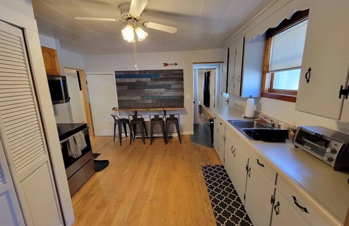 Berlin Casa | Mountainside basecamp with internet near restaurants, ATV, and snowmobile trails