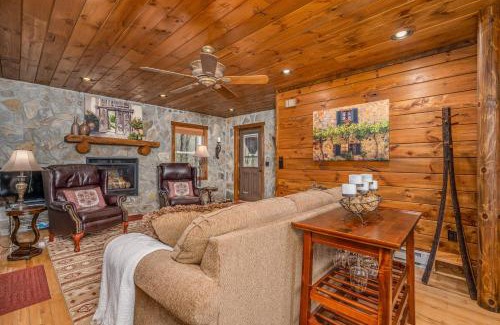 Elk Park Casa | Mountainside Charm
