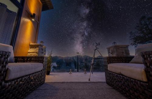 Glendale Casa | Mountainside Retreat Climbing Wall Zion Bryce 3BR Stargazing Firepit EV