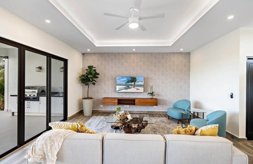 Coco Casa | Mountaintop 4-Bedroom with Pool, Huge Views