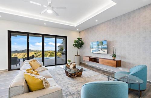 Coco Casa | Mountaintop 4-Bedroom with Pool Huge Views
