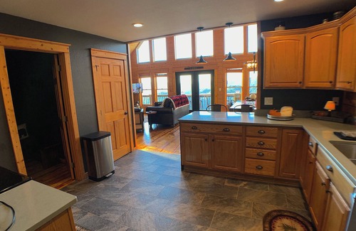 Wolf Laurel Cabina | Mountaintop Cabin 1.8 miles to Hatley Pointe Ski Resort