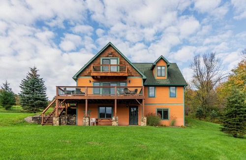 Ellicottville Cabaña | Mountaintop Ellicottville Home: 7 Mi to Ski Resort