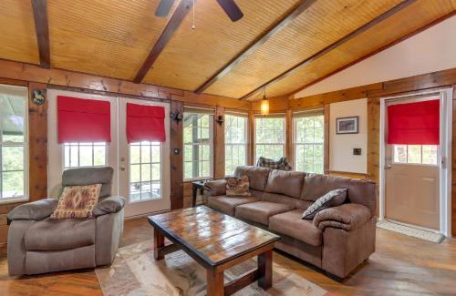 Ellijay Casa | Mountaintop Ellijay Cabin with Private Hot Tub
