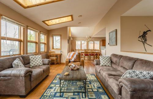 Hunter Casa | Mountaintop Lookout with Hot Tub under the Stars