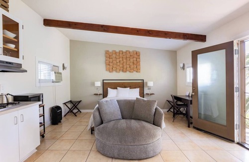 La Presa Casa | Mountaintop View + Outdoor Hot Soak Tub & Cinema