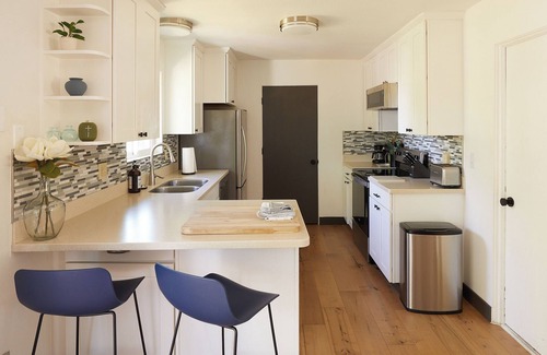 Moose Can Gully Casa | Mountainview Escape - A new, modern mid century home
