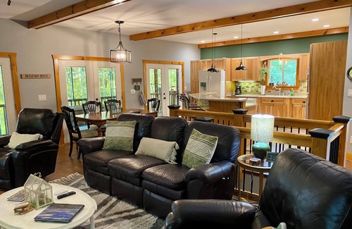 Dahlonega Casa | Mountainview Escape - Dog-Friendly/Screened Porch/3 Bed/2.5 Bath!
