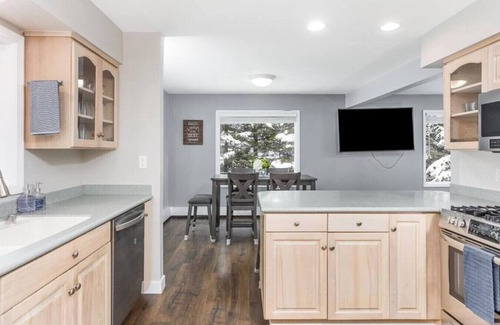 Seward Casa | MountainView Getaway - Spacious Home, Sleeps 11