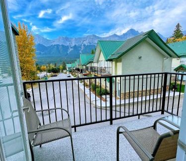 Harvie Heights Casa | MountainView -PrivateChalet Sleep7- 5min to DT Vacation Home