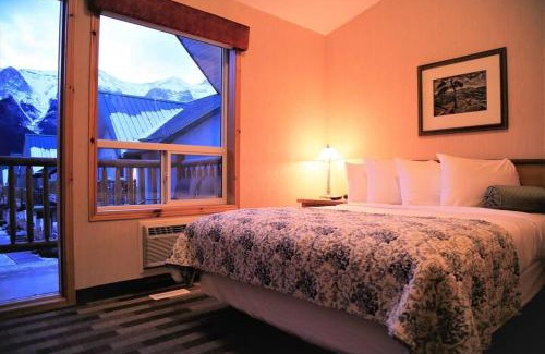 Harvie Heights Casa | MountainView -PrivateChalet Sleep7- 5min to DT Vacation Home