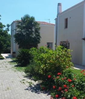 Melissopetra Cama Y Desayuno | Mouria Pension Rooms & Studios