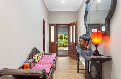 Wentworth Falls Apartamento | Moutan - Serene, Chinese-Inspired Retreat