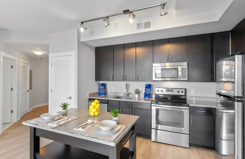 Potomac West Apartamento | Move-in ready fully furnished in luxury apartment!