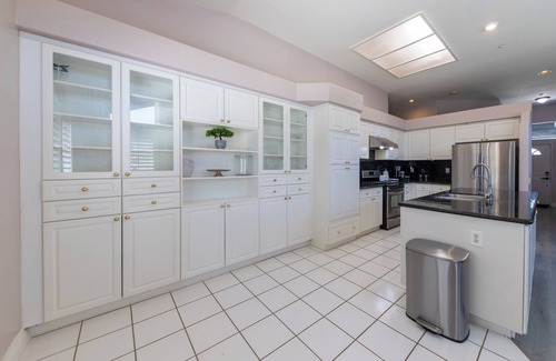 Loma Linda Casa | Move-in Special! 4BD Home – First Month 4,500 USD