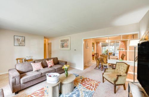 Sinking Spring Casa | Movie Room and Home Gym Sinking Spring Home!