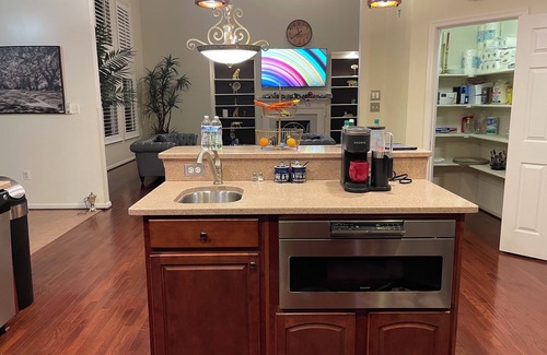 Fort Washington Casa | Movie Theater, 2 Kitchens and 6-BR DC & Harbor