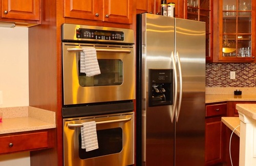 Fort Washington Casa | Movie Theater, 2 Kitchens and 6-BR DC & Harbor