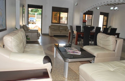 Entebbe Hotel | Mowicribs Hotel & Spa