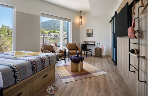University Hill Hotel | Moxy Boulder