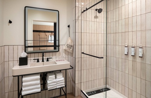 University Hill Hotel | Moxy Boulder