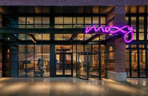Williamsburg Hotel | Moxy Brooklyn Williamsburg