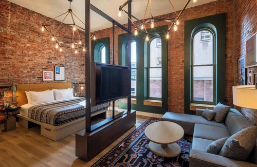 Central Business District Hotel | Moxy Cincinnati Downtown