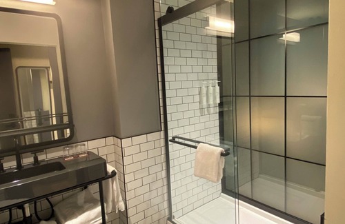 Central Business District Hotel | Moxy Cincinnati Downtown