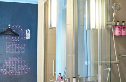 Eschborn Hotel | MOXY Frankfurt Eschborn