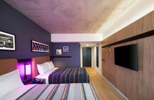 Montreal Hotel | Moxy Montreal Downtown