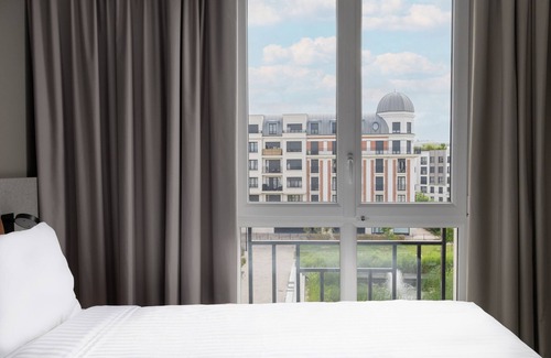 Clamart Hotel | Moxy Paris Clamart