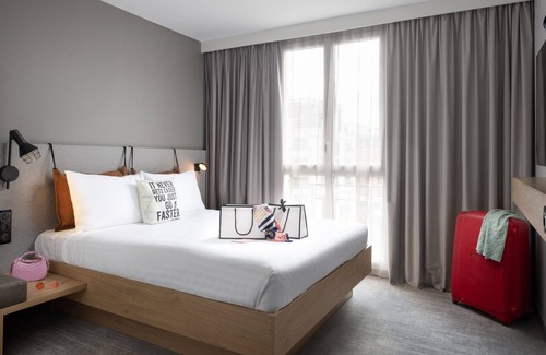 Clamart Hotel | Moxy Paris Clamart