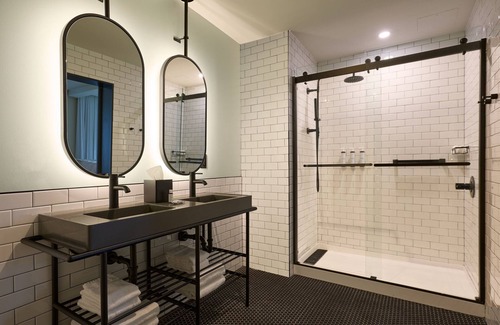 Northeast Virginia Beach Hotel | Moxy Virginia Beach Oceanfront